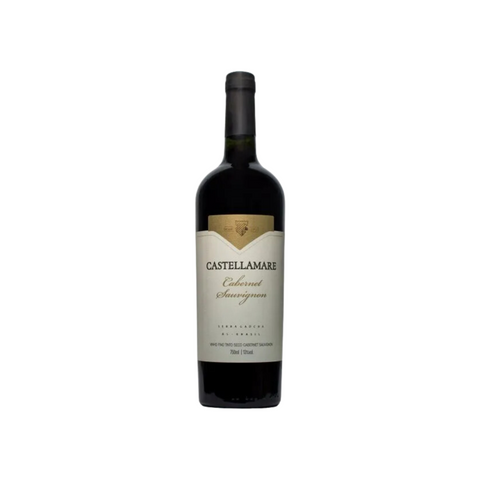Garrafa do vinho tinto Castellamare Cabernet Sauvignon, com coloração intensa e aromas profundos, ideal para pratos robustos.