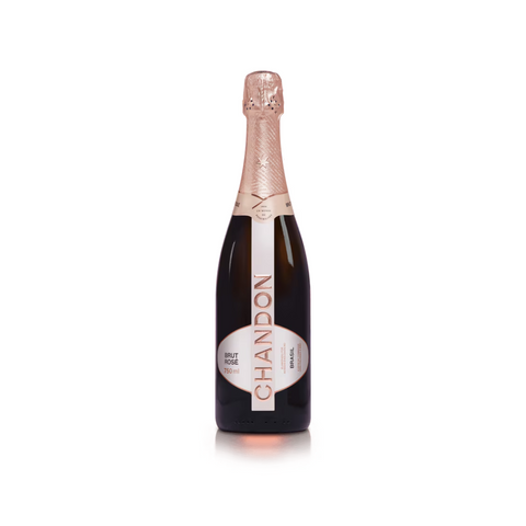 Garrafa do espumante Domaine Chandon Brut Rosé, com coloração rosada e bolhas finas, ideal para celebrações e momentos especiais.