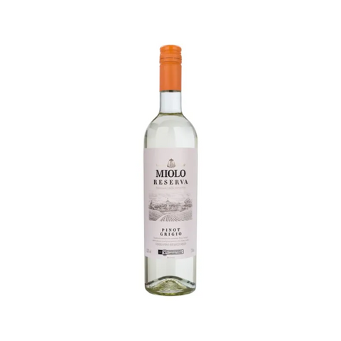 Garrafa do vinho branco Miolo Reserva Pinot Grigio, com coloração palha clara e aromas frescos, ideal para refeições leves.