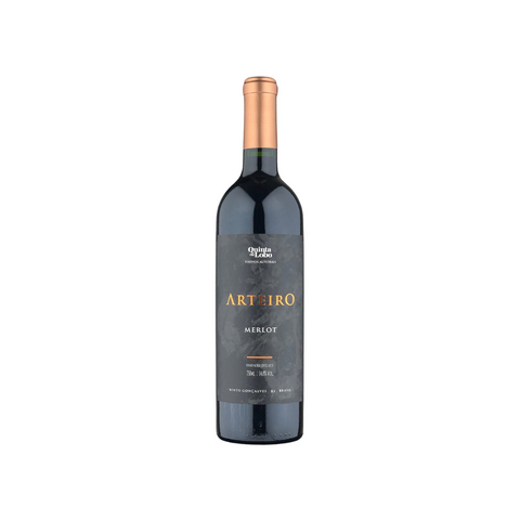 Garrafa do Quinta do Lobo Arteiro Merlot, com coloração rubi e rótulo atraente, perfeita para jantares informais.