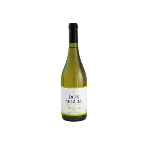 Garrafa do Don Miguel Moscato Giallo, destacando sua coloração palha e rótulo delicado, perfeita para dias quentes.