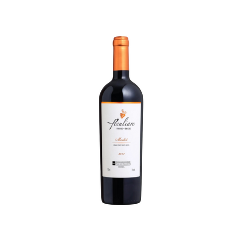 Garrafa do vinho tinto Peculiare Merlot D.O., com coloração profunda e aromas envolventes, ideal para jantares especiais.